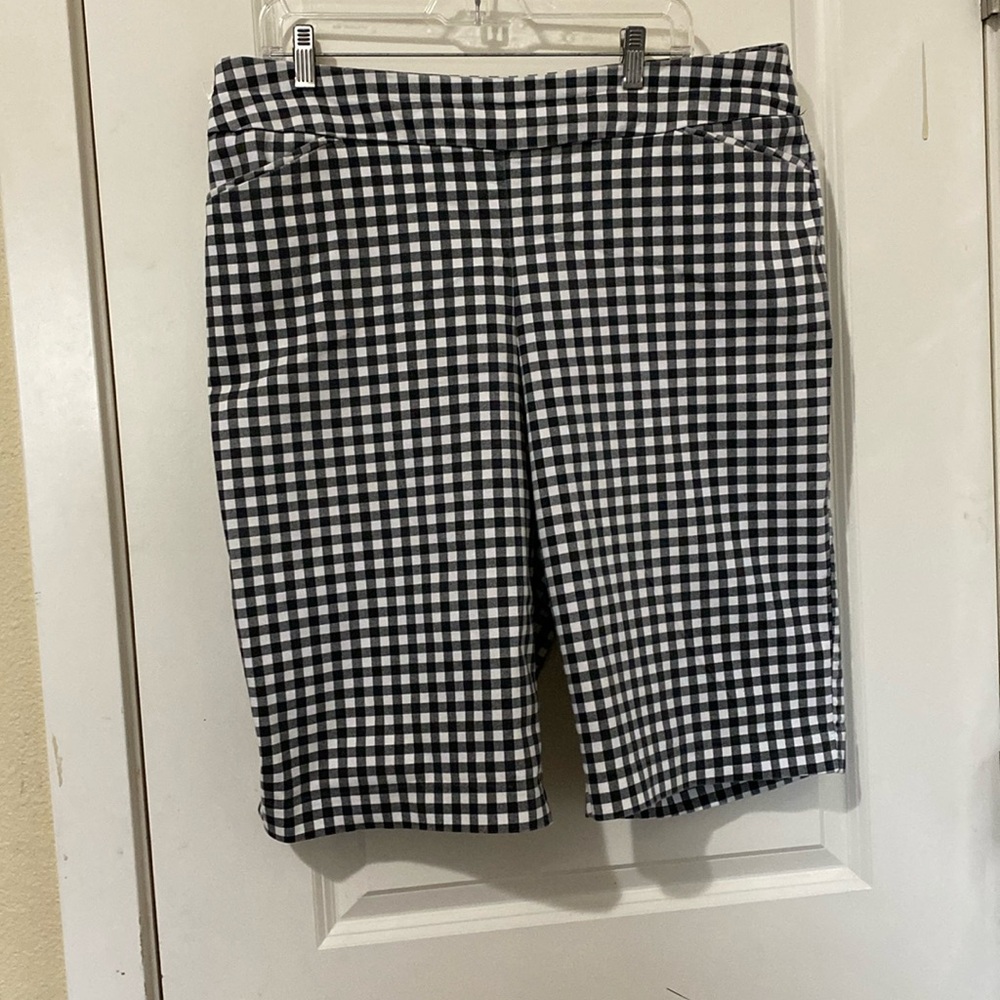 Shorts checkered black-and-white